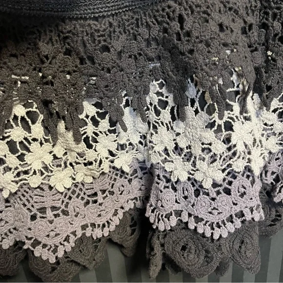 Tiered lace shorts - Picture 6 of 9